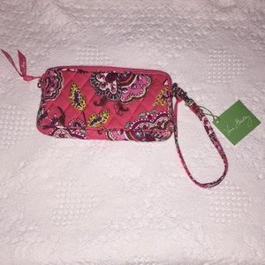 Vera Bradley Bags - Vera Bradley Wristlet 🌺🌸 Vera Bradley Bags - Vera Bradley Wristlet 🌺🌸